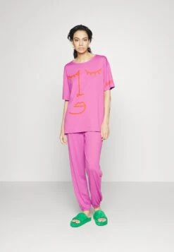 Triumph Pyjama - Flash Pink -Triumph Verkäufe 2025 0c3ad78fde8b4113826b9c8ecc6c49af