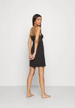 Triumph AURA SPOTLIGHT - Nachthemd - Black -Triumph Verkäufe 2025 0f93d684ea12474ab2961b7953a68e73