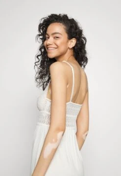 Triumph AURA SPOTLIGHT - Nachthemd - Fresh Powder -Triumph Verkäufe 2025 28d141bbed10411a89285ebad9a8e245