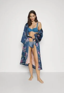 Triumph Verkäufe 2025 -Triumph Verkäufe 2025 3b8b254db7834c83bd16003f6c2807ae