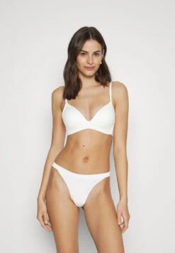 Triumph SMART NATURAL BRAZILIAN - String - White 9 Triumph SMART NATURAL BRAZILIAN - String - White -Triumph Verkäufe 2025 3db06d7d11e44a029985aadff2497b7e