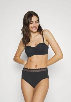 Triumph Verkäufe 2025 -Triumph Verkäufe 2025 49ca8125cdc84a56936eab8994a04921