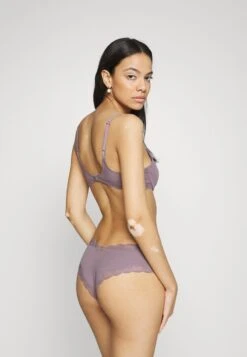 Triumph NATURAL SPOTLIGHT HIPSTER - Slip - Pigeon Grey 10 Triumph NATURAL SPOTLIGHT HIPSTER - Slip - Pigeon Grey -Triumph Verkäufe 2025 62c6c15bf44942dbbbc4b1c438583cac