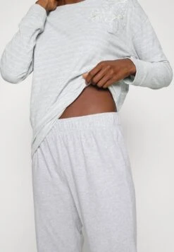 Triumph Nachtwäsche Set - Medium Grey Melange -Triumph Verkäufe 2025 68c0e085d3c4474bbaf473c3666733bf