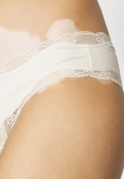 Triumph NATURAL SPOTLIGHT HIPSTER - Slip - Fresh Powder -Triumph Verkäufe 2025 7b7f2f17ddd941cfba07ea8a57c35fc9