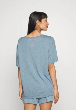 Triumph Nachtwäsche Set - Blue Combination -Triumph Verkäufe 2025 b6f211d32ed74bdc85ac8d26a2b05afb