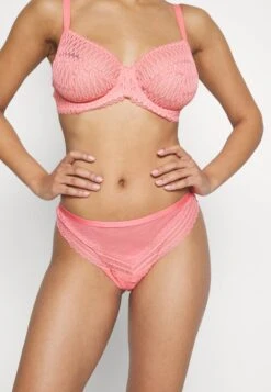 Triumph TEMPTING - String - Sugar Coral