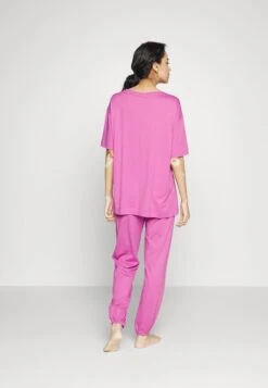 Triumph Pyjama - Flash Pink -Triumph Verkäufe 2025 f17ff5a02f80444d8be0b774183e93e6
