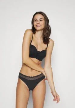 Triumph FEEL OF TAI - Slip - Black -Triumph Verkäufe 2025 fbbf819ed5364b61b8a0097fb5d8393e