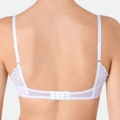 Triumph Darling Spotlight Brazilian Slip -Triumph Verkäufe 2025 prod 352123 details 1 1517925570