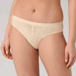 Triumph Brazilian Slip Aura Spotlight -Triumph Verkäufe 2025 prod 472501 details 6 1626087079 2