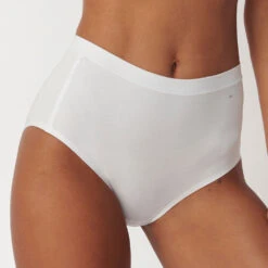 Triumph Maxi Slip Smart Natural