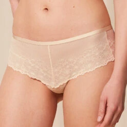 Triumph Hipster Bright Spotlight -Triumph Verkäufe 2025 prod 540429 details 4 1685532572