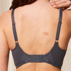 Triumph Minimizer Mit Bügeln Wild Peony Florale -Triumph Verkäufe 2025 prod 544299 details 1 1690810759