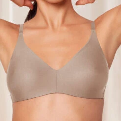 Triumph Tai Slip Pure Micro -Triumph Verkäufe 2025 prod 556433 details 2 1696859057