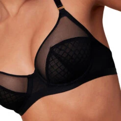 Triumph Highleg Brazilian Mysterious Spotlight -Triumph Verkäufe 2025 prod 560895 details 1 1707205301 1