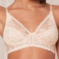 Triumph Hipster String Amourette Charm Delight -Triumph Verkäufe 2025 prod 562863 details 0 1707993653 2